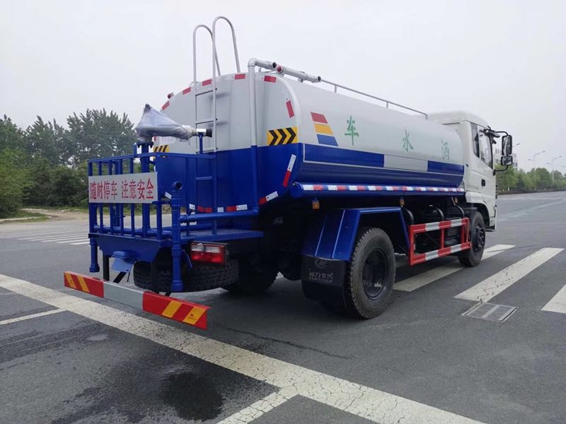 �|�L(f��ng)12����ˮ܇(ch��)�DƬ