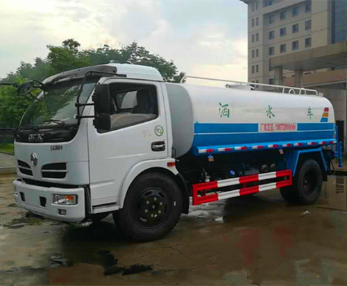 東風(fēng)長(zhǎng)沙灑水車銷售中心 東風(fēng)長(zhǎng)沙灑水車銷售中心