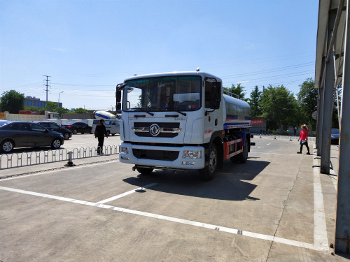 �๦�ܞ�ˮ܇��(b��o)�r(ji��)���๦�ܞ�ˮ܇�S��ֱ�N���|�L(f��ng)������܇