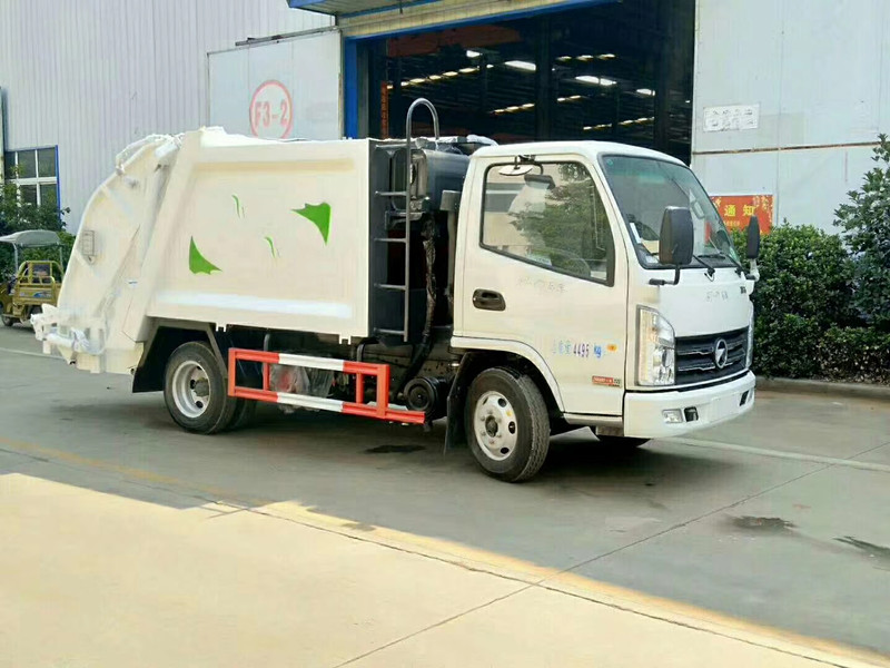 藍(lán)牌壓縮垃圾車的簡介以及主要性能和特點 藍(lán)牌壓縮垃圾車的簡介以及主要性能和特點