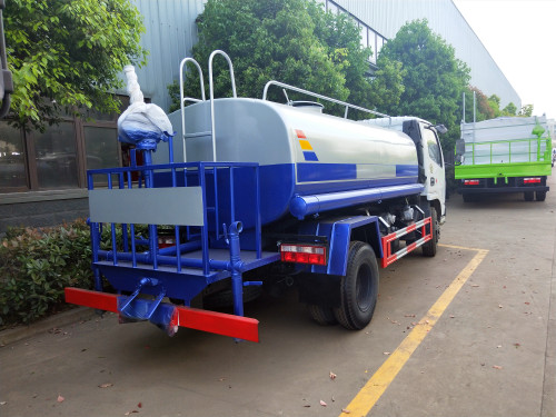 С�ͳ�����ˮ܇�����X(qi��n)-����С�ͳ�����ˮ܇�����u��