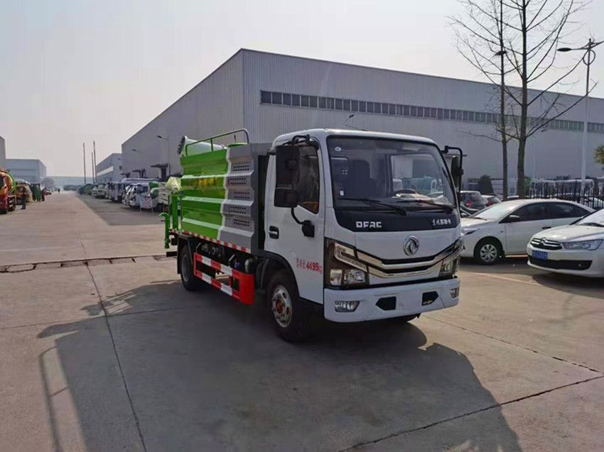 藍(lán)牌灑水車圖片 藍(lán)牌灑水車圖片