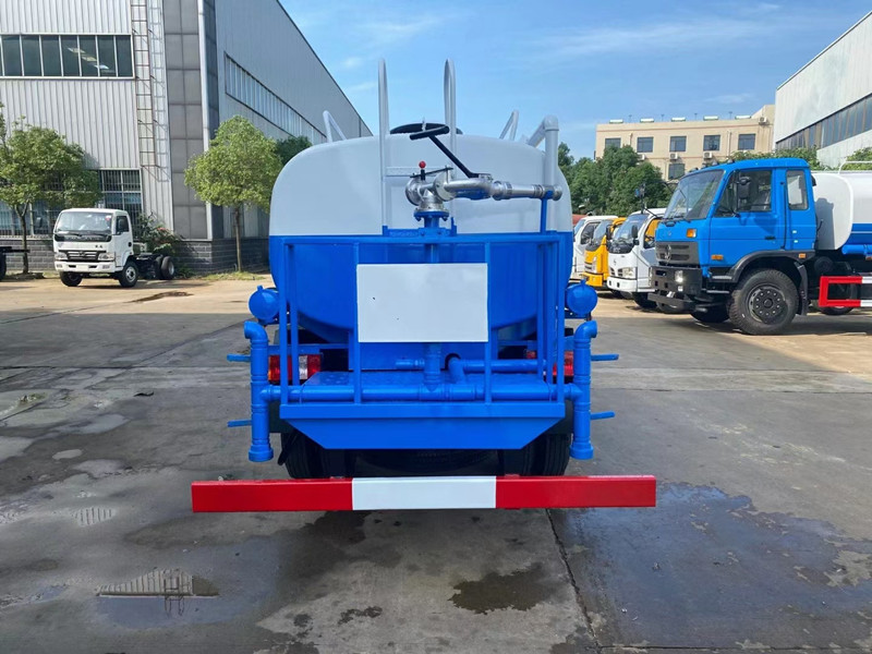 3噸灑水車 3噸灑水車