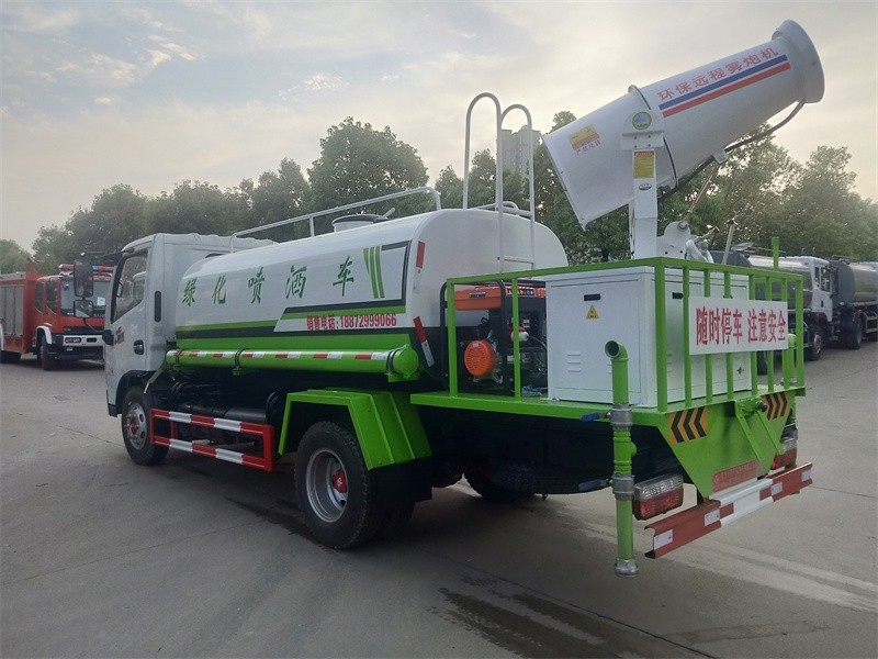 國(guó)六5噸東風(fēng)灑水車(chē) 國(guó)六5噸東風(fēng)灑水車(chē)