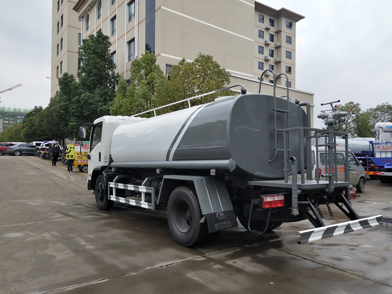 十方灑水車 十方灑水車