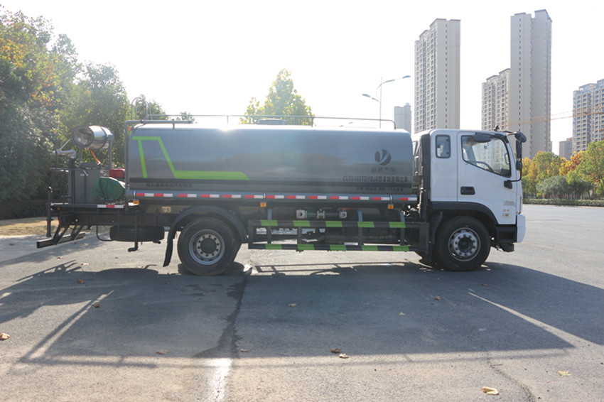 多功能灑水車(chē) 多功能灑水車(chē)