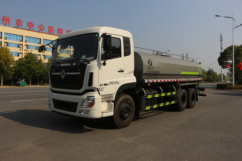 東風天龍后雙橋灑水車 東風天龍后雙橋灑水車