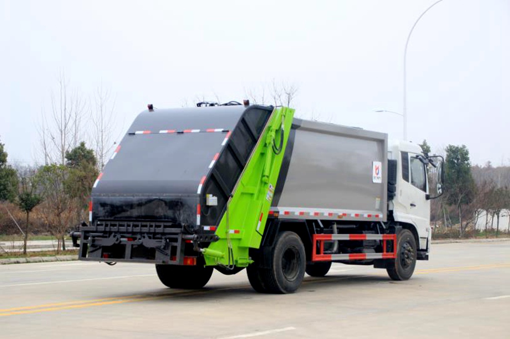 東風(fēng)天錦壓縮式垃圾車(chē)