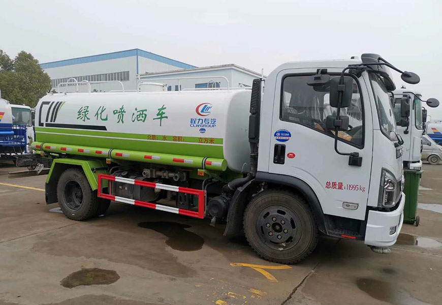 東風福瑞卡10方灑水車后方圖