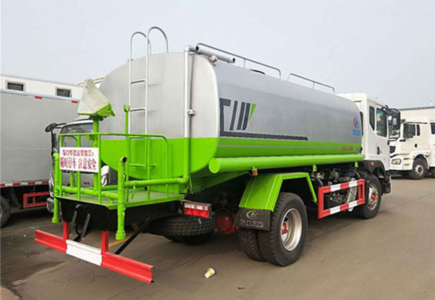 東風12方灑水車后方展示圖