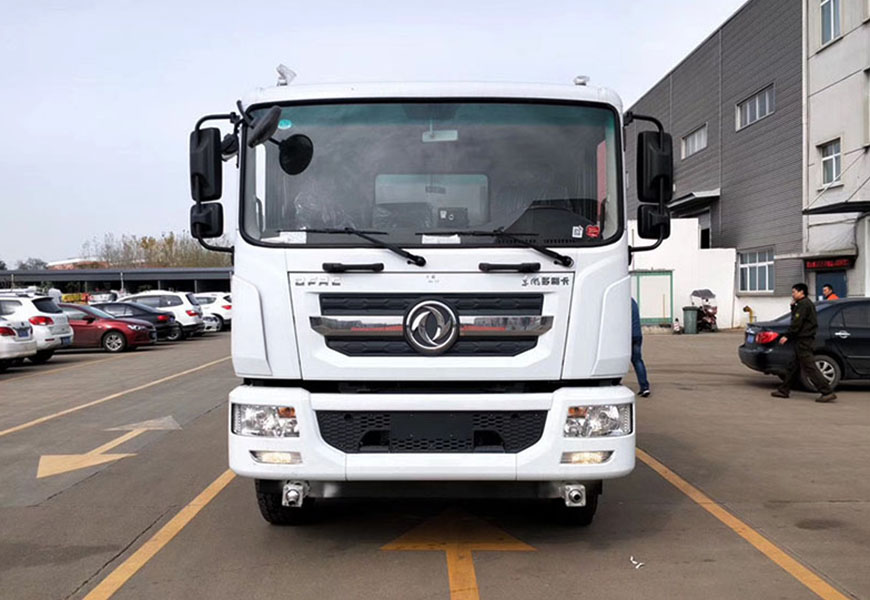 東風D9(15方)灑水車側面圖